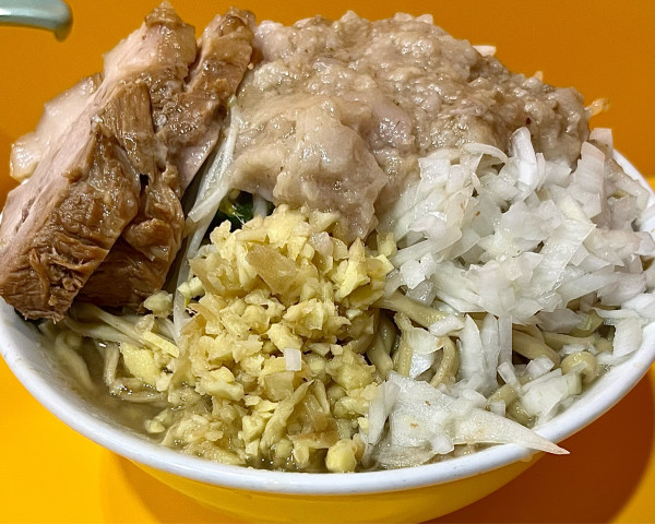 「土曜日16:00～18:30限定 にぼし アブラマシ しょうが」@ラーメン二郎 八王子野猿街道店2の写真