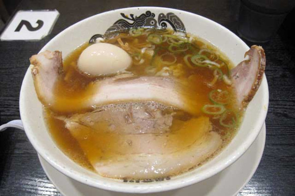 「醤油らーめん大判チャーシュー　1,130円他」@食堂 はせ川の写真