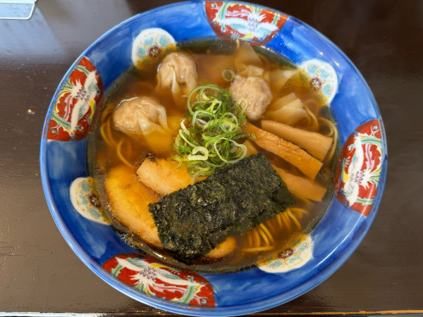 「肉ワンタン麺3個入 ミックス　1150円」@支那そば かつみの写真