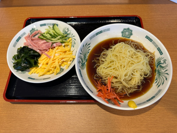 「黒酢しょうゆ冷し麺（並盛・175g）＋餃子セット940円」@日高屋 高崎緑町店の写真