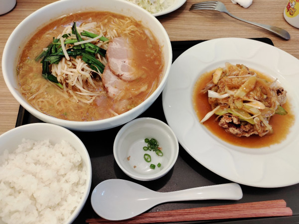 「味噌らぁ麺～五重(いつつがさね)の味噌」@デニーズ 中村橋店の写真