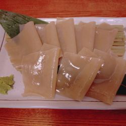 手打ちうどん刺身仕立て 500円