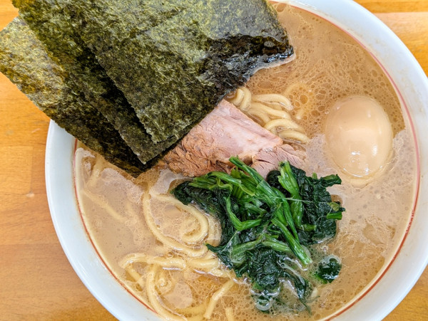 「ラーメン＋味玉」@横浜らーめん てんぐの写真