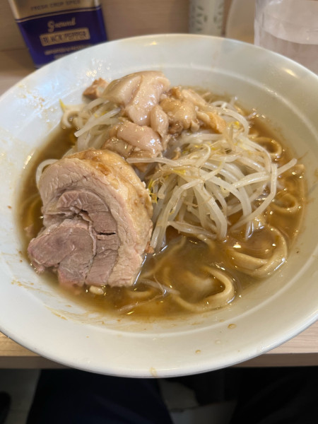 「ラーメン250gヤサイアブラ」@麺屋 味方の写真