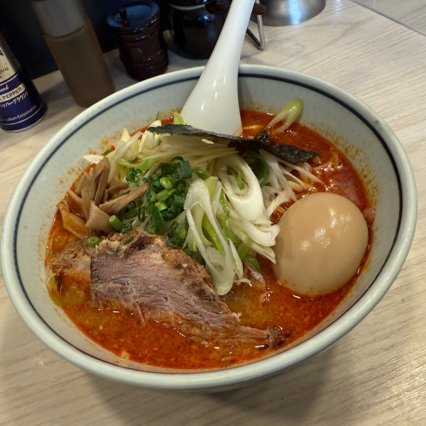 「辛味噌葱らーめん（中）・味付たまご」@らーめん はな火屋の写真
