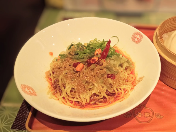 「麻辣汁なし担々麺」@香家 渋谷ヒカリエShinQs店の写真