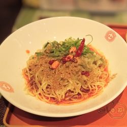 麻辣汁なし担々麺