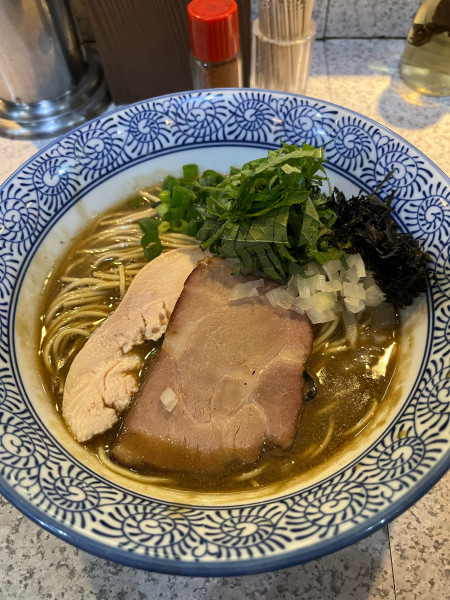 「濃厚煮干ラーメン、大葉」@破壊的イノベーションの写真