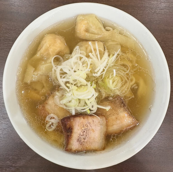 「塩らーめん 海老ワンタン」@らーめん 木陰 四街道店の写真