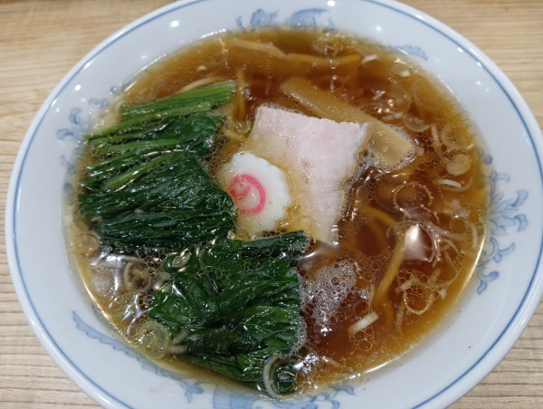 「らーめん・麺軽め+青菜」@らーめん 高尾の写真