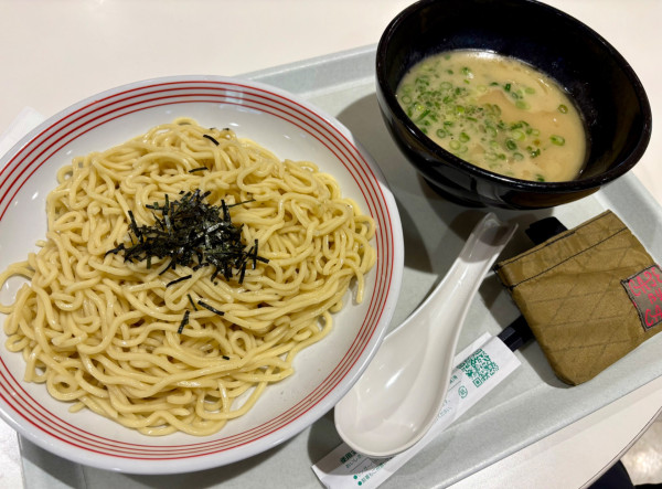 「鶏白湯つけ麺 炭火焼き鴨肉入り（麺2倍）」@リンガーハット イトーヨーカドー東久留米店の写真