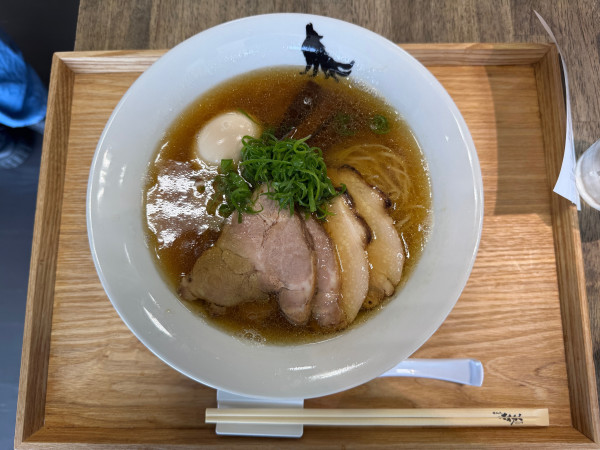 「純水特製中華そば」@麺馳走オオカミの写真