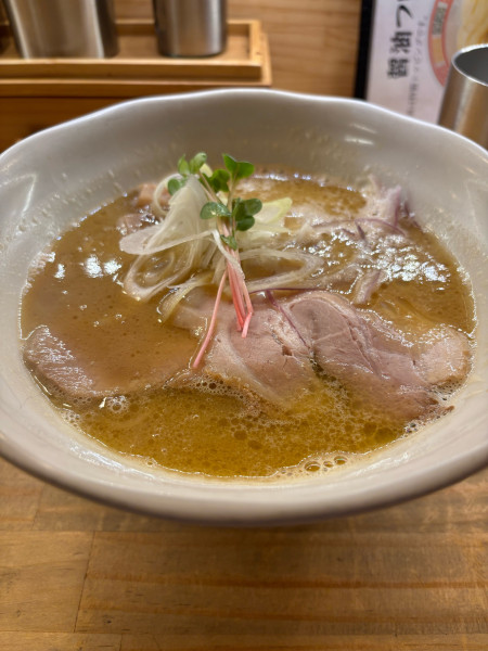 「鶏白湯ラーメン　醤油」@らぁめん しゅきの写真