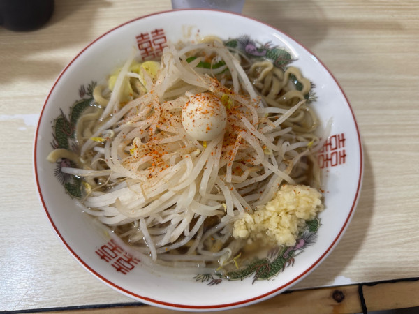 「ミニ(130g)ニンニク少しヤサイ少なめアブラ900円」@自家製麺 夢で逢えたらの写真