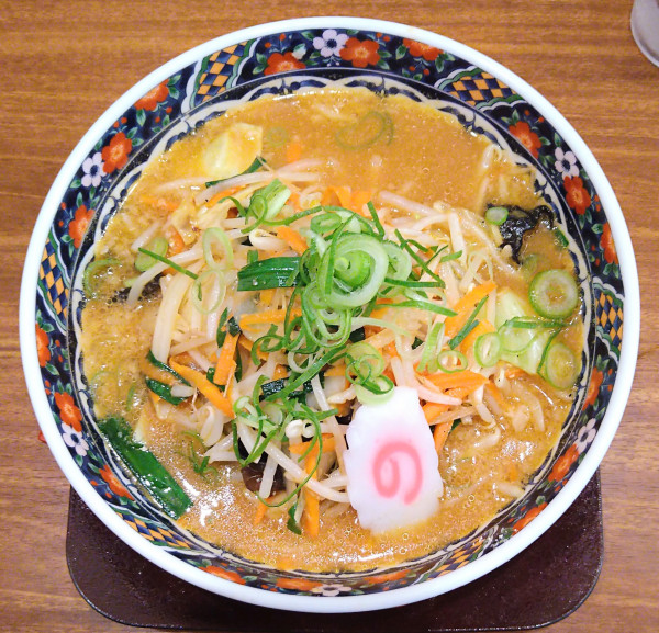 「野菜たっぷり味噌タンメン(野菜350g)＋でっからあげ」@五穀みそらーめん味噌屋蔵之介 田無ASTA店の写真