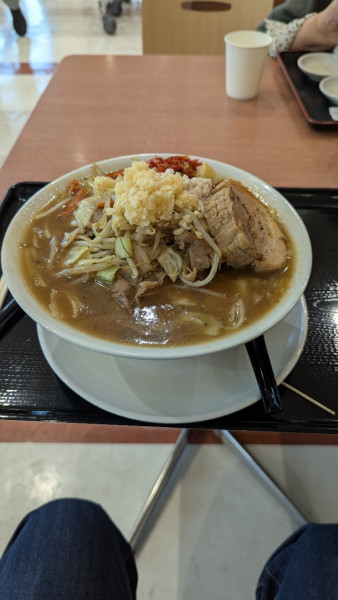 「こく旨醤油ベシらぁ、野菜マシ、炙りチャーシュー」@肉野菜炒め ベジ郎 アリオ北砂店の写真