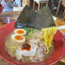 濃厚豚骨味玉こてメン910円