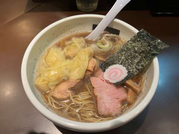 「にぼしそば、ワンタン」@おおぜき中華そば店の写真