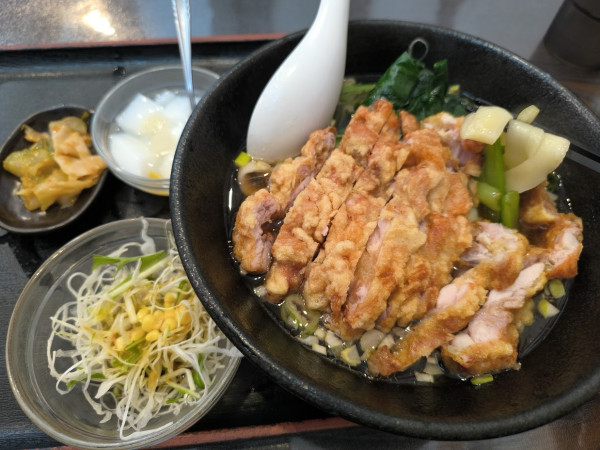 「セット 唐揚げラーメン(刀削麺)(980)」@渓源の写真