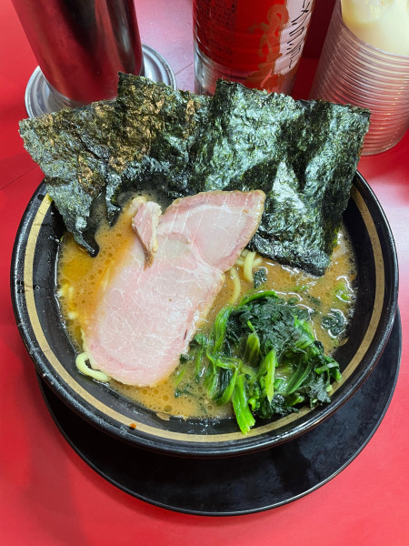 「ラーメン(900円)麺固め」@とらきち家 光の写真