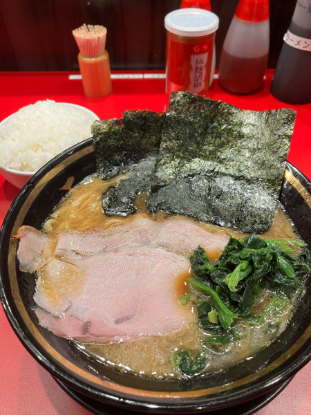 「ラーメン780円　ライス無料」@家系ラーメン 王道乃印 柏店の写真