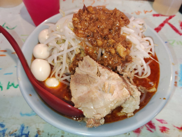 「小ラーメン　辛変更　うずらトッピング」@ハイデン.コッコFACTORYサマンサ・タマサの写真