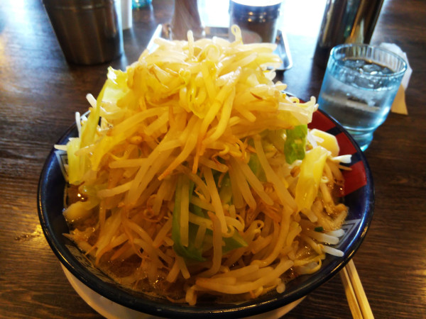 「ラーメン、タレ少、脂無、ニンニク無、野菜マシマシ」@太一商店 小山店の写真
