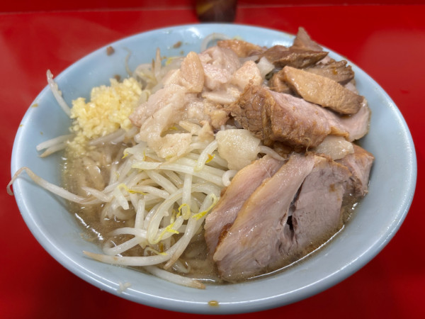 「ブタ入り」@ラーメン二郎 新宿歌舞伎町店の写真