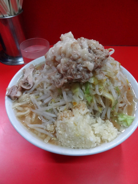 「小豚1枚950円全部」@ラーメン二郎 松戸駅前店の写真