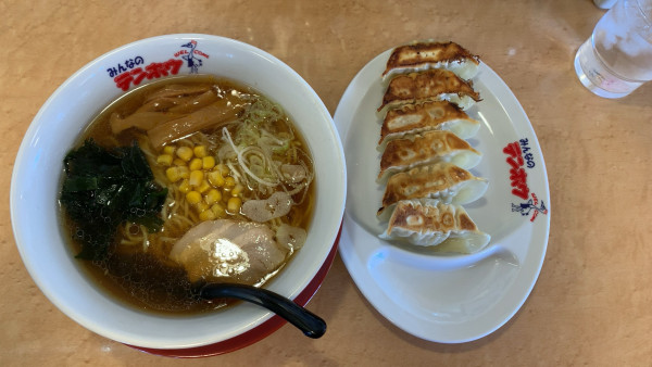 「ラーメン530+ギョーザ半額150」@テンホウ カインズ豊科店の写真