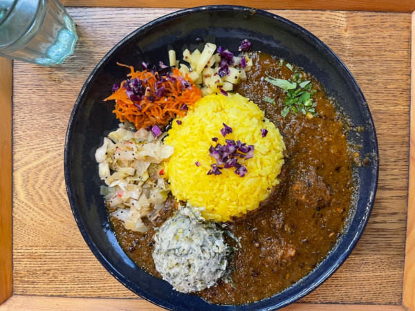 「スパイシーチキンカレー定食Z」@スパイスカレー青藍の写真