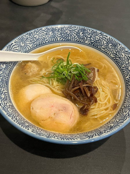 「濃厚焼きあご鶏そば」@濃厚鶏そば 晴壱の写真