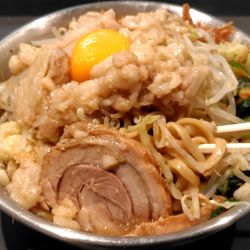 小汁なし(ぶた2枚)·にらたまキムチ[アブラマシマシ他マシ]