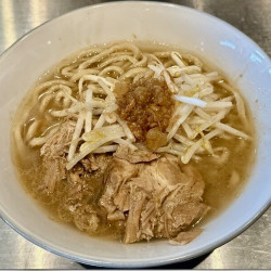 らーめん（100g・ニンニク無し・野菜少なめ：900円）