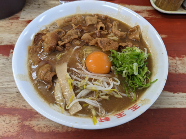 「支那そば 肉玉子入り（並）」@支那そば 王王軒 本店の写真