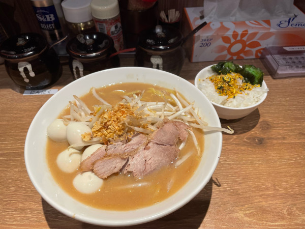 「味噌ラーメン うずらトッピング」@花木流味噌 藤沢店の写真