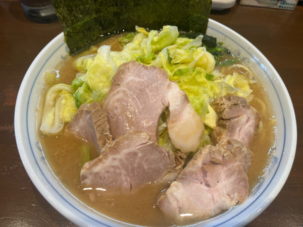 「キャベツチャーシューメン、中盛、固め、多め」@横浜家系ラーメン 中島家の写真