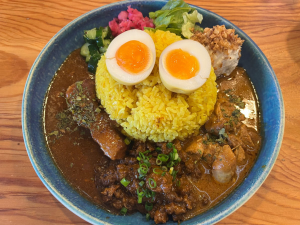 「良ちゃんプレート、大盛サービス」@こちら春日部市学校どおり前カレー屋の写真