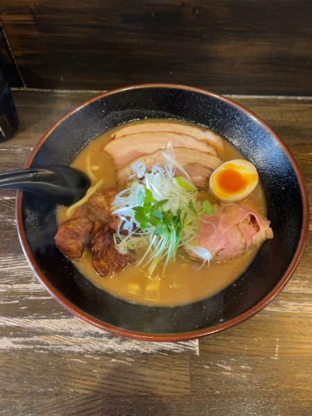 「和風とんこつチャーシュー（1350円）」@綿麺の写真