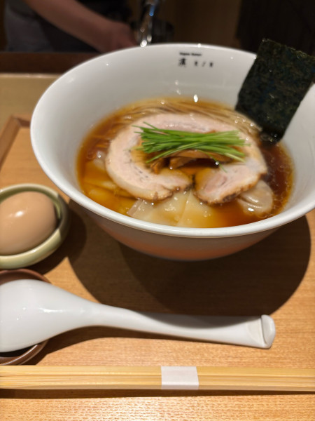 「醤油ワンタンラーメン　味玉」@NIPPON RAMEN 凛 TOKYOの写真