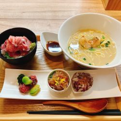甘鯛らぁ麺 塩＋本まぐろ丼