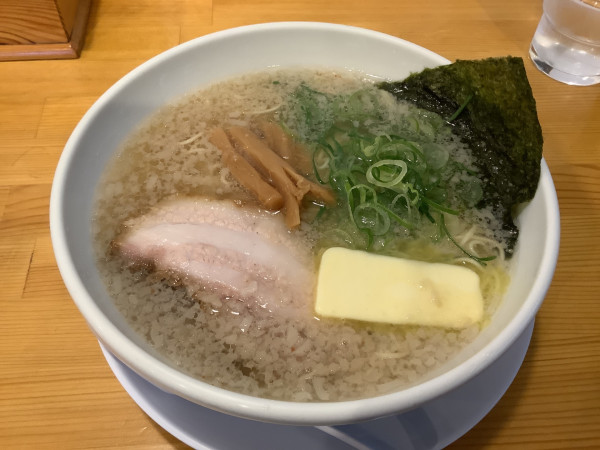 「塩バターラーメン　850円」@背脂醤油ラーメン まる星の写真