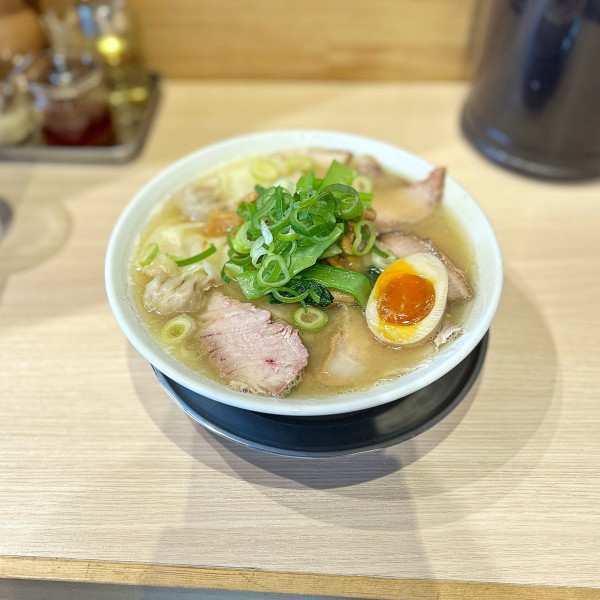 「特製塩中華そば」@桜上水 船越の写真