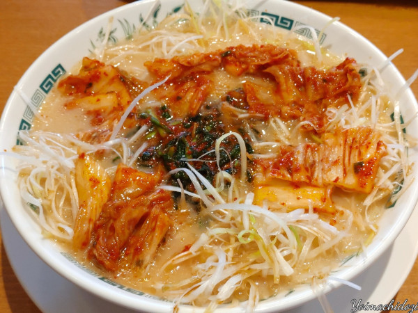 「とんこつニラ南蛮、白菜キムチ、細切りねぎ」@日高屋 鴻巣下忍店の写真