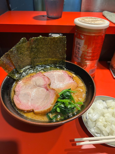 「並　厚切りチャーシュー　玉ねぎ」@横浜ラーメン 斎藤家の写真