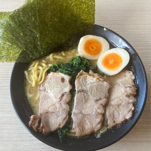 「豚骨醤油SP1050円他」@横浜家系ラーメン 印西家の写真