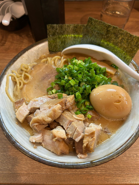 「特製ラーメン大盛り+チャーシュー（1150+250）」@風雲児 大宮店の写真