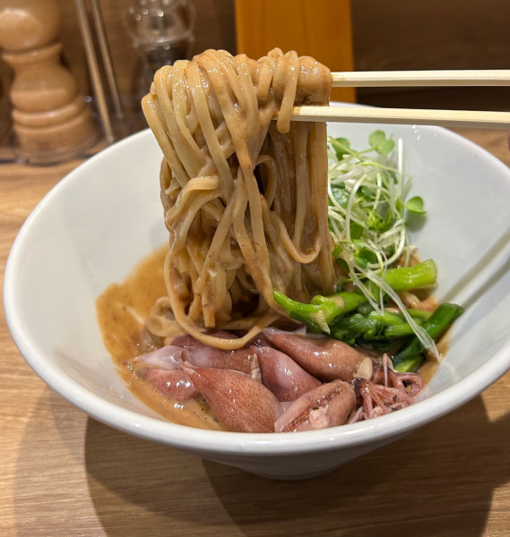 「限定 富山県滑川産蛍烏賊のまぜそば ¥2000」@麺庵 利休の写真