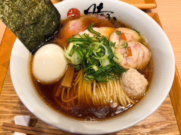 「中華そば(+特製トッピング)」@中華蕎麦 時雨の写真