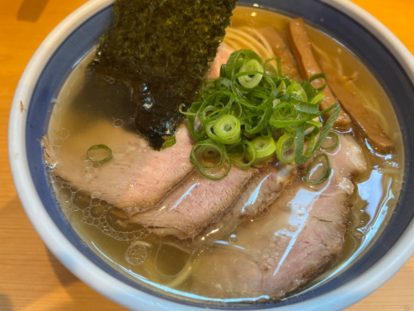 「塩ラーメン（大盛り）＋チャシュー3枚追加：1000＋350円」@ラーメン トウカンヤの写真